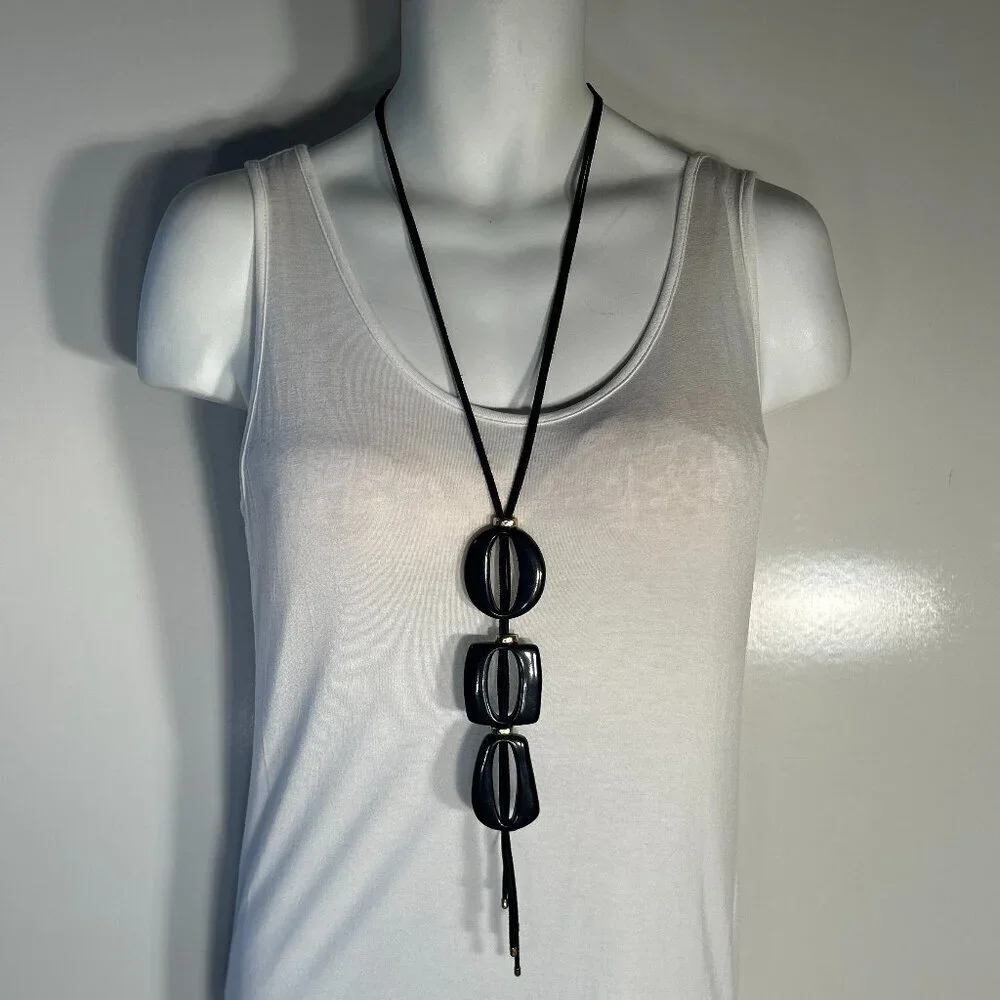 Chico's NWT Natalie Navy Pendant Necklace Modern Artsy Minimalist Timeless Retro